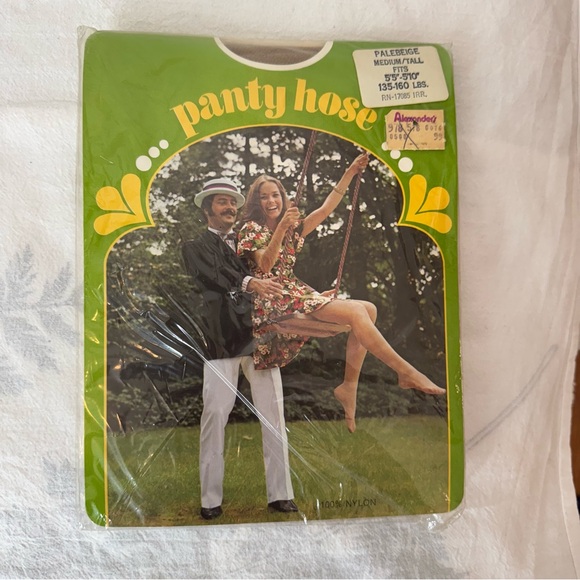 Vintage Pantyhose in Original Packaging - Picture 1 of 2